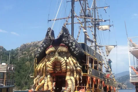 armaris pirate boat 25 metre three-deck ship